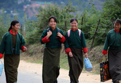 Bhutan - quốc gia hạnh phúc nhất thế giới với tiêu chuẩn đạo đức cao, người dân luôn vui vẻ mỉm cười