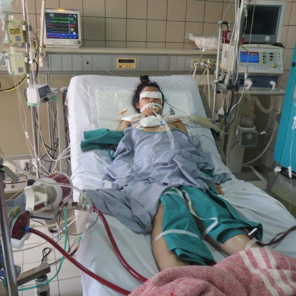 Nam sinh ĐH Bách khoa Hà Nội chạy xe ôm kiếm tiền chữa bệnh hiểm nghèo cho bạn - Ảnh 2. Nam sinh ĐH Bách khoa Hà Nội chạy xe ôm kiếm tiền chữa bệnh hiểm nghèo cho bạn - Ảnh 2.