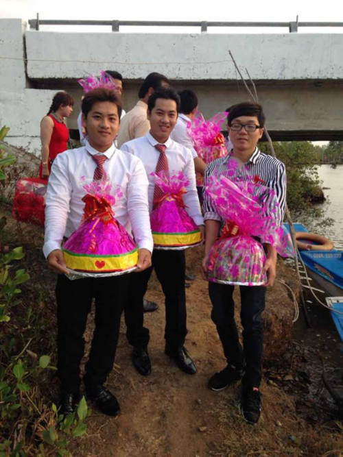 Hai anh em song sinh ở Cà Mau cưới hai chị em song sinh Hai anh em song sinh ở Cà Mau cưới hai chị em song sinh