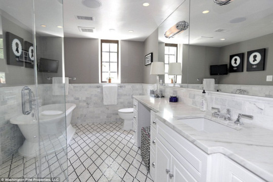 Phòng tắm. Ảnh: Washington Fine Properties
