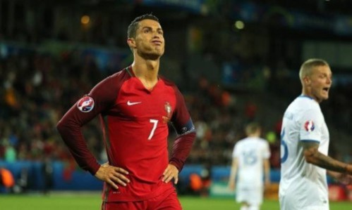 Chỉ hai cú đá phạt, Bale khiến Ronaldo khóc thét - Ảnh 1