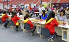 Tuyển nữ Việt Nam trong trận hòa trước đội mạnh nhất giải là Trung Quốc. Ảnh bakuchessolympiad.com