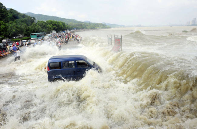 Chứng kiến thủy quái trên sông Tiền Đường, nhiều người không khỏi rùng mình trước sức mạnh của mẹ Thiên nhiên - Ảnh 17. Chứng kiến thủy quái trên sông Tiền Đường, nhiều người không khỏi rùng mình trước sức mạnh của mẹ Thiên nhiên - Ảnh 17.