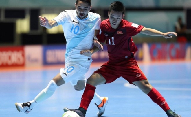 Màn chào sân của futsal Việt Nam ở World Cup 2016 - ảnh thể thao