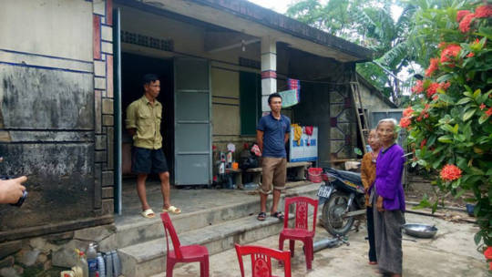 Nhiều người dân thôn Trung Sơn rất bất bình trước việc làm của cán bộ thôn khi thu lại tiền hỗ trợ