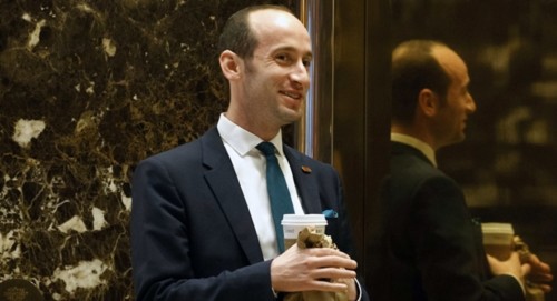 Trợ lý Stephen Miller, người viết diễn văn nhậm chức của Tổng thống Mỹ đắc cử Donald Trump. Ảnh: AP