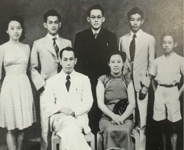 Hoc cách dạy con không thành công cũng phải thành danh của Lý Quang Diệu Lý Quang Diệu, cách dạy con,
