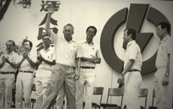 Hoc cách dạy con không thành công cũng phải thành danh của Lý Quang Diệu Lý Quang Diệu, cách dạy con,