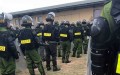 Cảnh sát cơ động được điều động tăng cường đến Mỹ Đức hôm 16/4/2017. Ảnh của người dân