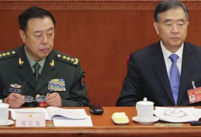 Tướng Phạm Trường Long (trái) Phó Chủ tịch Phó Chủ tịch Quân ủy Trung ương của Giải Phóng Quân Trung Quốc (Ảnh: Getty)