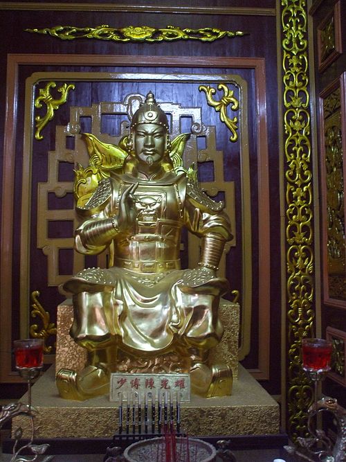 Tượng thờ Trần Quang Diệu trong Điện thờ Tây Sơn Tam Kiệt (Bảo tàng Quang Trung, Bình Định). (Ảnh từ wikipedia.org)
