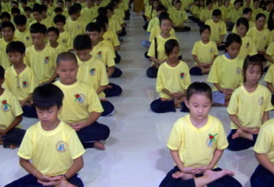 Trẻ em tập Pháp Luân Công