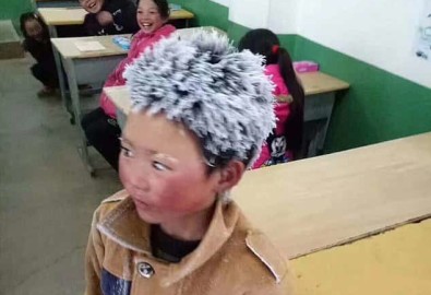 “Cậu bé tóc đóng băng” chỉ được trợ cấp 500 Nhân dân tệ, tức vào khoảng 77 đô la Mỹ ( Ảnh từ Weibo)