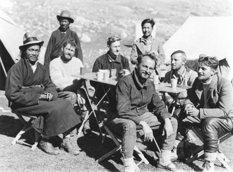 Tháng 1/1943, nhóm thám hiểm 5 người do vận động viên leo núi Heinrich Harrer dẫn đầu đã bí mật khởi hành đến Tây Tạng. (Ảnh: epochtimes.com)