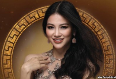 Nguyễn Phương Khánh, 23 tuổi, vượt qua 87 người đẹp khác để giành ngôi hoa hậu trong đêm chung kết Hoa hậu Trái đất 2018 hôm thứ Bảy tại Philippines.
