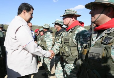 Tổng thống Venezuela Nicolas Maduro tại cuộc tập trận quân sự quy mô lớn nhất trong lịch sử Venezuela hôm 10/2 (Ảnh: Twitter)
