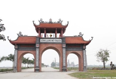 Cổng làng Mộ Trạch. Ảnh hovuvietnam.com