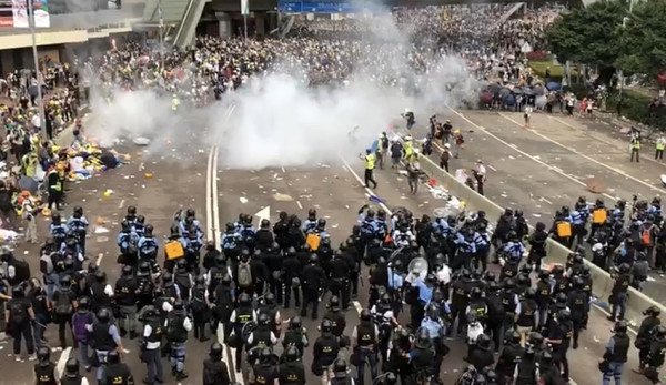 Ông Quý cũng chỉ trích mạnh mẽ các chiến thuật mà ĐCSTQ sử dụng để đàn áp các cuộc biểu tình chống luật dẫn độ ở Hong Kong. (Ảnh: Wikimedia)