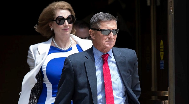 Cựu cố vấn an ninh quốc gia Michael Flynn rời khỏi toà án liên bang ở Washington, Hoa Kỳ, vào ngày 24/6/2019.