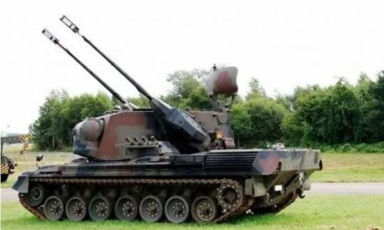 Hệ thống xe tăng phòng không "Gepard" của Liên Xô có niên đại từ thập kỷ 60-70 của thế kỷ trước. Hệ thống Gepard với hai khẩu pháo 35mm thực tế đã hơn 50 năm tuổi, dù đã được nâng cấp hai hoặc ba lần. (Ảnh chụp màn hình)