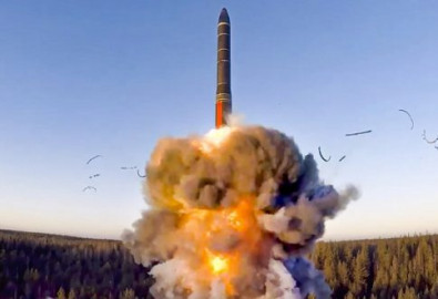 Tên lửa đạn đạo xuyên lục địa Sarmat trong cuộc thử nghiệm tại sân bay vũ trụ Plesetsk, Nga, hôm 20/4. (Ảnh: Bộ Quốc phòng Nga)