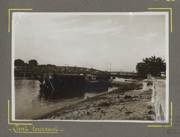 Cầu quay Khánh Hội khoảng 1930. (Ảnh: Indochine française, Aéronautique militaire, Wikipedia, Public Domain) Bạn đang sao chép nội dung của Trí Thức VN. Nếu là cá nhân sử dụng, vui lòng ghi rõ nguồn trithucvn.co. Nếu là website, kênh truyền thông, vui lòng chỉ sử dụng nội dung khi có sự cho phép của Trí Thức VN.